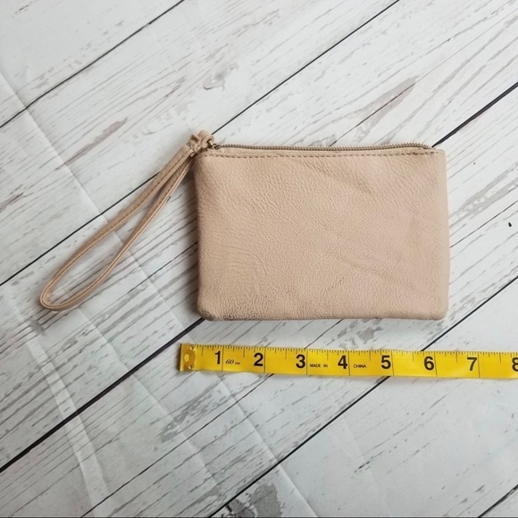 𝅺BLUSH pink Gold Hearts Wristlet - Picture 3 of 4